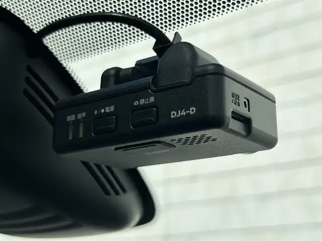 日産 セレナ e－パワー ハイウェイスター V 福岡県 2020(令2)年 2.1万km サンライズオレンジ/ダイヤモンドブラック 純正10型SDナビ（フルセグTV/CD/DVD/BT）アラウンドビューモニターフリップダウンモニタークルコンエマージェンシーブレーキコーナーセンサーBSM両側パワスラドラレコETCUSBポート純正LEDヘッドライト純正15インチアルミホイールスマートキープッシュスタート