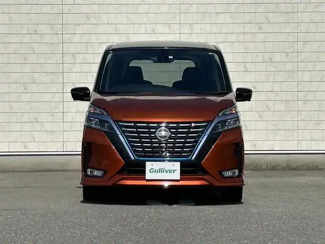日産 セレナ e－パワー ハイウェイスター V 福岡県 2020(令2)年 2.1万km サンライズオレンジ/ダイヤモンドブラック 純正10型SDナビ（フルセグTV/CD/DVD/BT）アラウンドビューモニターフリップダウンモニタークルコンエマージェンシーブレーキコーナーセンサーBSM両側パワスラドラレコETCUSBポート純正LEDヘッドライト純正15インチアルミホイールスマートキープッシュスタート