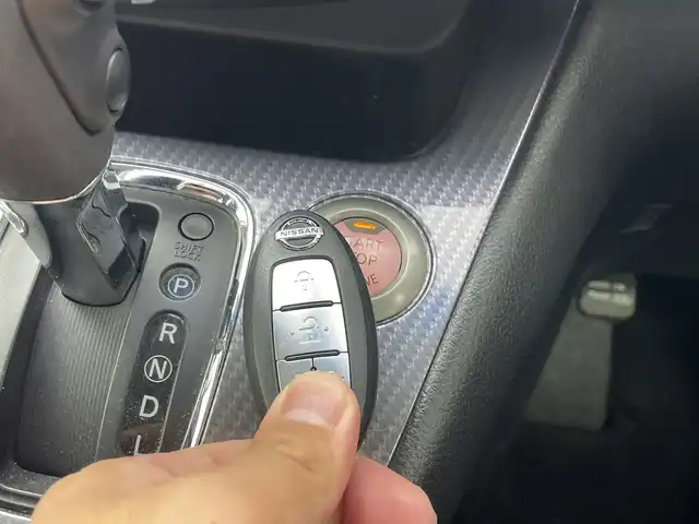 日産 セレナ ライダー BラインS HVAセーフ 群馬県 2014(平26)年 5.4万km ブリリアントホワイトパール 純正後席モニター　純正８型ナビ　フルセグＴＶ　全周囲カメラ　クルーズコントロール　衝突被害軽減システム　レーンアシスト　両側電動スライドドア　オートライト　ＬＥＤヘットライト　スマートキー　禁煙車