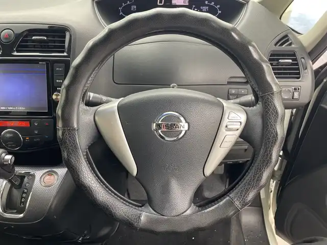 日産 セレナ ライダー BラインS HVAセーフ 群馬県 2014(平26)年 5.4万km ブリリアントホワイトパール 純正後席モニター　純正８型ナビ　フルセグＴＶ　全周囲カメラ　クルーズコントロール　衝突被害軽減システム　レーンアシスト　両側電動スライドドア　オートライト　ＬＥＤヘットライト　スマートキー　禁煙車