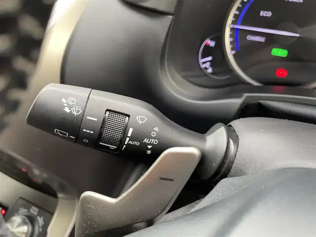 レクサス ＮＸ 300h バージョンL 熊本県 2017(平29)年 6.9万km グラファイトブラックガラスフレーク 純正ナビ/・フルセグTV/BT/DVD/AM/FM/パノラミックビューモニター/バックカメラ/レクサスセーフティシステム/・歩行者検知機能付き衝突回避支援/・車線逸脱アラート/・ACC/レーンキープアシスト/前後コーナーセンサー/レザーシート/・パワーシート/・前席シートヒーター/・前席エアシート/・電動格納セカンドシート/革巻きステアリング/・ステアリングリモコン/・パドルシフト/LEDライト/・フォグランプ/・オートライト/・オートマチックハイビーム/電動格納ミラー/・ウィンカーミラー/電動パーキングブレーキ/・ホールドブレーキ/ビルトインETC/前後ドライブレコーダー/パワーバックドア/純正フロアマット/純正AW/プッシュスタート/・スマートキー