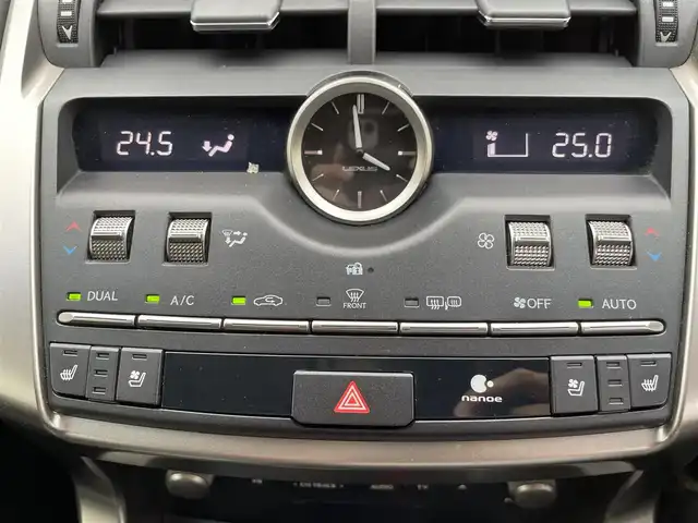 レクサス ＮＸ 300h バージョンL 熊本県 2017(平29)年 6.9万km グラファイトブラックガラスフレーク 純正ナビ/・フルセグTV/BT/DVD/AM/FM/パノラミックビューモニター/バックカメラ/レクサスセーフティシステム/・歩行者検知機能付き衝突回避支援/・車線逸脱アラート/・ACC/レーンキープアシスト/前後コーナーセンサー/レザーシート/・パワーシート/・前席シートヒーター/・前席エアシート/・電動格納セカンドシート/革巻きステアリング/・ステアリングリモコン/・パドルシフト/LEDライト/・フォグランプ/・オートライト/・オートマチックハイビーム/電動格納ミラー/・ウィンカーミラー/電動パーキングブレーキ/・ホールドブレーキ/ビルトインETC/前後ドライブレコーダー/パワーバックドア/純正フロアマット/純正AW/プッシュスタート/・スマートキー