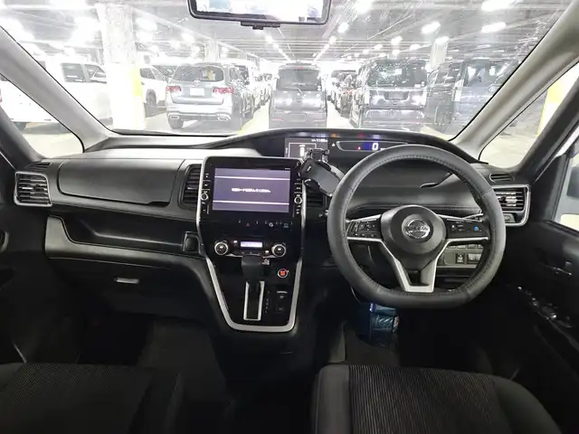 日産 セレナ ハイウェイスター G 香川県 2016(平28)年 9.5万km ブリリアントホワイトパール 純正10型ナビ/フルセグTV/後席用フリップダウンモニター/両側ハンズフリーパワースライドドア/アラウンドビューモニター/ビルトインETC/レーダークルーズコントロール/フロント/バックソナー/エマージェンシーブレーキ/プロパイロット/車線逸脱防止支援システム/スマートルームミラー/踏み間違い衝突防止アシスト/インテリジェントパーキングアシスト/進入禁止標識検知/LEDヘッドランプ/革巻きステアリング/ステアリングカバー付/純正16インチアルミホイール/スマートキー/プッシュエンジンスタート/禁煙車