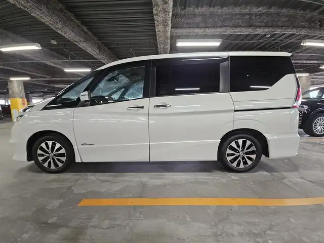 日産 セレナ ハイウェイスター G 香川県 2016(平28)年 9.5万km ブリリアントホワイトパール 純正10型ナビ/フルセグTV/後席用フリップダウンモニター/両側ハンズフリーパワースライドドア/アラウンドビューモニター/ビルトインETC/レーダークルーズコントロール/フロント/バックソナー/エマージェンシーブレーキ/プロパイロット/車線逸脱防止支援システム/スマートルームミラー/踏み間違い衝突防止アシスト/インテリジェントパーキングアシスト/進入禁止標識検知/LEDヘッドランプ/革巻きステアリング/ステアリングカバー付/純正16インチアルミホイール/スマートキー/プッシュエンジンスタート/禁煙車