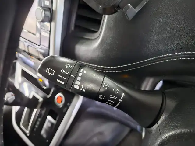 日産 セレナ ハイウェイスター G 香川県 2016(平28)年 9.5万km ブリリアントホワイトパール 純正10型ナビ/フルセグTV/後席用フリップダウンモニター/両側ハンズフリーパワースライドドア/アラウンドビューモニター/ビルトインETC/レーダークルーズコントロール/フロント/バックソナー/エマージェンシーブレーキ/プロパイロット/車線逸脱防止支援システム/スマートルームミラー/踏み間違い衝突防止アシスト/インテリジェントパーキングアシスト/進入禁止標識検知/LEDヘッドランプ/革巻きステアリング/ステアリングカバー付/純正16インチアルミホイール/スマートキー/プッシュエンジンスタート/禁煙車