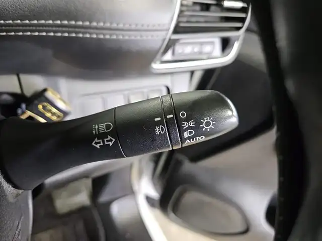 日産 セレナ ハイウェイスター G 香川県 2016(平28)年 9.5万km ブリリアントホワイトパール 純正10型ナビ/フルセグTV/後席用フリップダウンモニター/両側ハンズフリーパワースライドドア/アラウンドビューモニター/ビルトインETC/レーダークルーズコントロール/フロント/バックソナー/エマージェンシーブレーキ/プロパイロット/車線逸脱防止支援システム/スマートルームミラー/踏み間違い衝突防止アシスト/インテリジェントパーキングアシスト/進入禁止標識検知/LEDヘッドランプ/革巻きステアリング/ステアリングカバー付/純正16インチアルミホイール/スマートキー/プッシュエンジンスタート/禁煙車