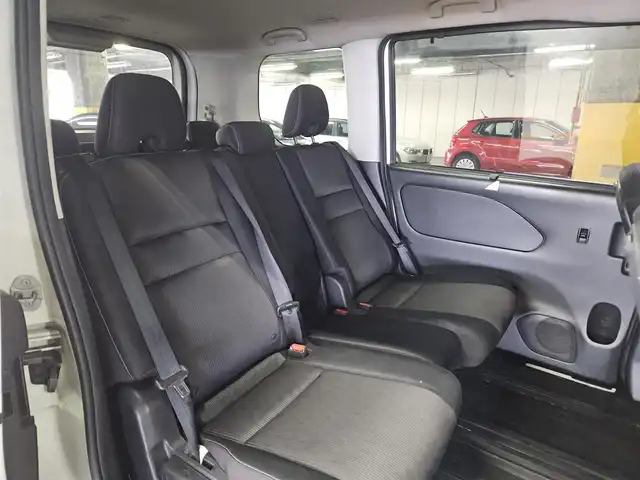 日産 セレナ ハイウェイスター G 香川県 2016(平28)年 9.5万km ブリリアントホワイトパール 純正10型ナビ/フルセグTV/後席用フリップダウンモニター/両側ハンズフリーパワースライドドア/アラウンドビューモニター/ビルトインETC/レーダークルーズコントロール/フロント/バックソナー/エマージェンシーブレーキ/プロパイロット/車線逸脱防止支援システム/スマートルームミラー/踏み間違い衝突防止アシスト/インテリジェントパーキングアシスト/進入禁止標識検知/LEDヘッドランプ/革巻きステアリング/ステアリングカバー付/純正16インチアルミホイール/スマートキー/プッシュエンジンスタート/禁煙車