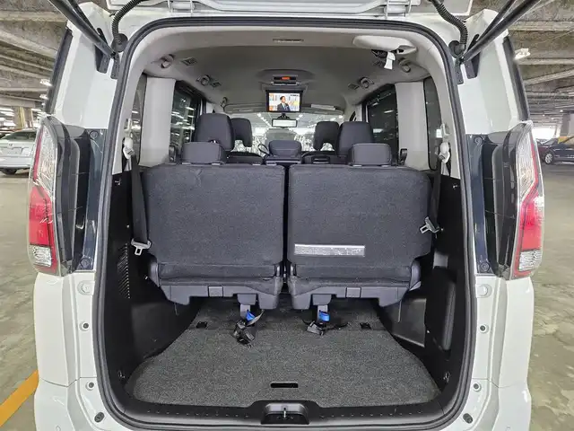 日産 セレナ ハイウェイスター G 香川県 2016(平28)年 9.5万km ブリリアントホワイトパール 純正10型ナビ/フルセグTV/後席用フリップダウンモニター/両側ハンズフリーパワースライドドア/アラウンドビューモニター/ビルトインETC/レーダークルーズコントロール/フロント/バックソナー/エマージェンシーブレーキ/プロパイロット/車線逸脱防止支援システム/スマートルームミラー/踏み間違い衝突防止アシスト/インテリジェントパーキングアシスト/進入禁止標識検知/LEDヘッドランプ/革巻きステアリング/ステアリングカバー付/純正16インチアルミホイール/スマートキー/プッシュエンジンスタート/禁煙車