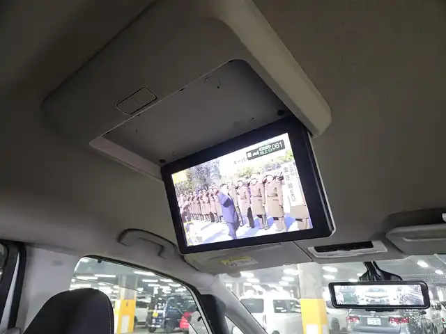 日産 セレナ ハイウェイスター G 香川県 2016(平28)年 9.5万km ブリリアントホワイトパール 純正10型ナビ/フルセグTV/後席用フリップダウンモニター/両側ハンズフリーパワースライドドア/アラウンドビューモニター/ビルトインETC/レーダークルーズコントロール/フロント/バックソナー/エマージェンシーブレーキ/プロパイロット/車線逸脱防止支援システム/スマートルームミラー/踏み間違い衝突防止アシスト/インテリジェントパーキングアシスト/進入禁止標識検知/LEDヘッドランプ/革巻きステアリング/ステアリングカバー付/純正16インチアルミホイール/スマートキー/プッシュエンジンスタート/禁煙車