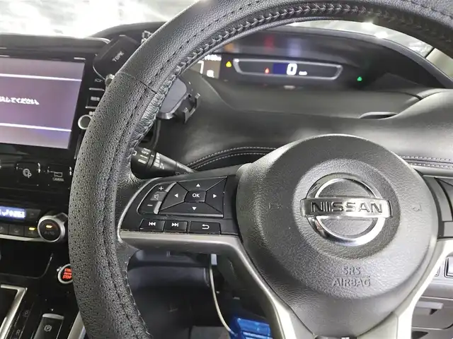 日産 セレナ ハイウェイスター G 香川県 2016(平28)年 9.5万km ブリリアントホワイトパール 純正10型ナビ/フルセグTV/後席用フリップダウンモニター/両側ハンズフリーパワースライドドア/アラウンドビューモニター/ビルトインETC/レーダークルーズコントロール/フロント/バックソナー/エマージェンシーブレーキ/プロパイロット/車線逸脱防止支援システム/スマートルームミラー/踏み間違い衝突防止アシスト/インテリジェントパーキングアシスト/進入禁止標識検知/LEDヘッドランプ/革巻きステアリング/ステアリングカバー付/純正16インチアルミホイール/スマートキー/プッシュエンジンスタート/禁煙車