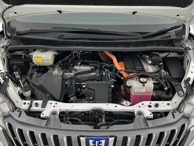 トヨタ エスクァイア ハイブリッド Gi プレミアムパッケージ 宮城県 2017(平29)年 11.8万km ホワイトパールクリスタルシャイン 禁煙車/フリップダウンモニター/トヨタセーフティセンス/・プリクラッシュセーフティ/・レーンディパーチャーアラート/・オートマチックハイビーム/・レーダークルーズコントロール/純正9インチSDナビ/・BT/AM/FM/CD/SD/フルセグTV /バックカメラ/両側パワースライドドア/前席シートヒーター/ビルトインETC/革巻きステアリング/ステアリングヒーター/プッシュスタート/スマートキー×2/LEDヘッドライト/LEDフォグランプ/社外15インチアルミホイール/積み込み純正アルミホイール付き夏タイヤ/（195/65R15）/純正フロアマット/純正ドアバイザー