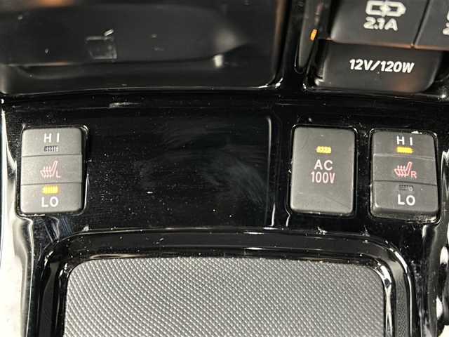 トヨタ エスクァイア ハイブリッド Gi プレミアムパッケージ 宮城県 2017(平29)年 11.8万km ホワイトパールクリスタルシャイン 禁煙車/フリップダウンモニター/トヨタセーフティセンス/・プリクラッシュセーフティ/・レーンディパーチャーアラート/・オートマチックハイビーム/・レーダークルーズコントロール/純正9インチSDナビ/・BT/AM/FM/CD/SD/フルセグTV /バックカメラ/両側パワースライドドア/前席シートヒーター/ビルトインETC/革巻きステアリング/ステアリングヒーター/プッシュスタート/スマートキー×2/LEDヘッドライト/LEDフォグランプ/社外15インチアルミホイール/積み込み純正アルミホイール付き夏タイヤ/（195/65R15）/純正フロアマット/純正ドアバイザー