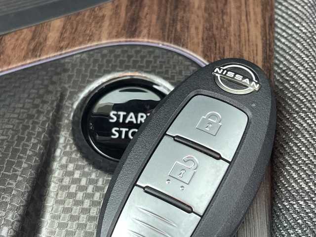 日産 オーラ G 群馬県 2022(令4)年 3.6万km ミッドナイトブラック/サンライズカッパー 禁煙車　純正９インチナビ　ワンオーナー　純正ドライブレコーダー　アラウンドビューモニター　純正アルミホイール　ＢＯＳＥサウンド　デジタルインナーミラー　ビルトインETC2.0　LEDヘッドライト　