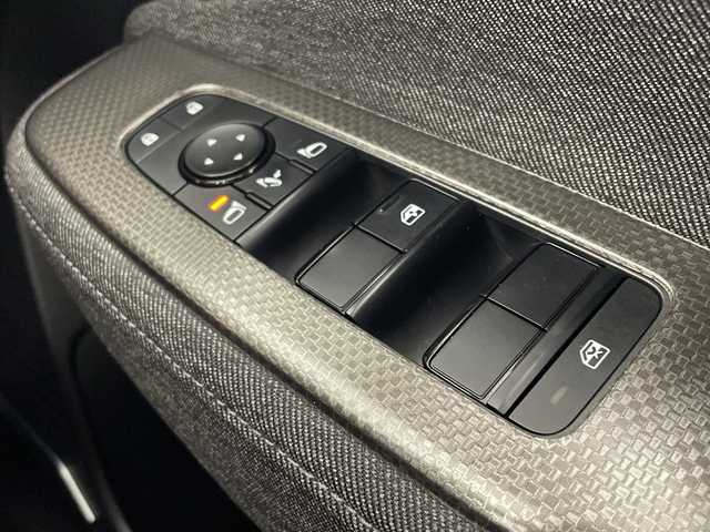 日産 オーラ G 群馬県 2022(令4)年 3.6万km ミッドナイトブラック/サンライズカッパー 禁煙車　純正９インチナビ　ワンオーナー　純正ドライブレコーダー　アラウンドビューモニター　純正アルミホイール　ＢＯＳＥサウンド　デジタルインナーミラー　ビルトインETC2.0　LEDヘッドライト　