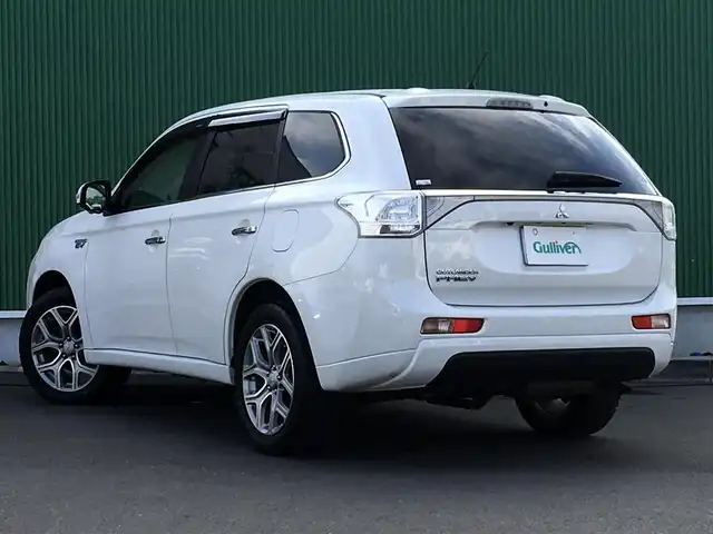 三菱 アウトランダーｐｈｅｖ Gナビパッケージ 純正ナビ Tv Bカメラ レーダークルーズ Etc 13年式 平成25年式 シルキーホワイト Id 中古車検索のガリバー