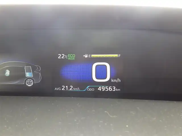 トヨタ プリウス S 千葉県 2016(平28)年 5万km スティールブロンドM トヨタセーフティセンス/・プリクラッシュセーフティ/・レーンディパーチャーアラート/・オートハイビーム/・レーダークルーズコントロール/アイドリングストップ/純正SDナビ/地デジTV/【DVD/CD再生可　Bluetooth接続】/バックカメラ/ドライブレコーダー/ETC/LEDヘッドライト/フォグライト/ウインカーミラー/革巻きステアリング/純正15インチアルミホイル/サイド/カーテンエアバッグ/スマートキー
