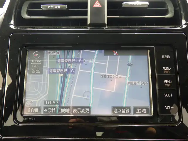 トヨタ プリウス S 千葉県 2016(平28)年 5万km スティールブロンドM トヨタセーフティセンス/・プリクラッシュセーフティ/・レーンディパーチャーアラート/・オートハイビーム/・レーダークルーズコントロール/アイドリングストップ/純正SDナビ/地デジTV/【DVD/CD再生可　Bluetooth接続】/バックカメラ/ドライブレコーダー/ETC/LEDヘッドライト/フォグライト/ウインカーミラー/革巻きステアリング/純正15インチアルミホイル/サイド/カーテンエアバッグ/スマートキー