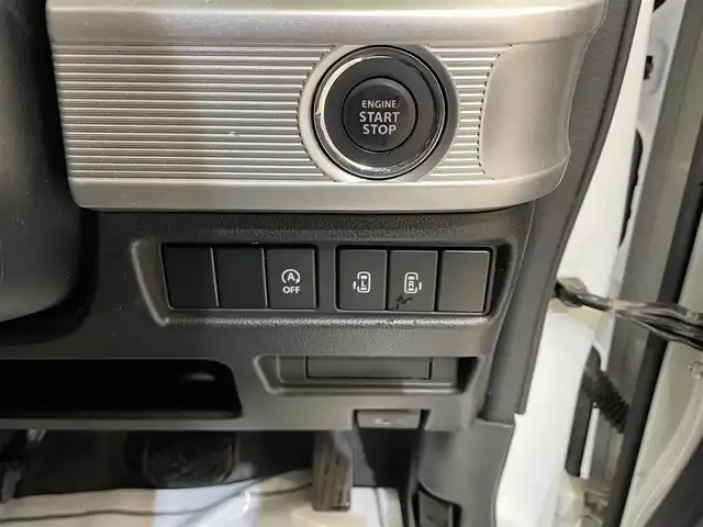 スズキ スペーシア カスタム HYBRID XS 岩手県 2018(平30)年 2.7万km ピュアホワイトP ４WD/ワンオーナー/全方位モニター/ヘッドアップディスプレイ/両側パワースライドドア/シートヒーター/スズキセーフティサポート/デュアルセンサーブレーキサポート/車線逸脱警報/リヤパーキングセンサー/先行車発進お知らせ/進入禁止標識表示機能/オートハイビーム/LEDヘッドライト/横滑り防止装置/スリムサーキュレーター/ロールサンシェード/シートバックテーブル/純正ナビ（Bluetooth CD DVD SD フルセグ USB）/純正１５インチアルミホイール