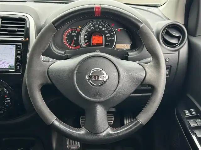 日産 マーチ ニスモS 東京都 2020(令2)年 3.2万km ブリリアントホワイトパール ワンオーナー/5速マニュアル/純正メモリナビ・フルセグTV/DVD/CD/USB/SD/Bluetooth/純正エアロ/純正16インチAW/ドライブレコーダー/スマートキー2個/プッシュスタート/ETC/新車時保証書/取扱説明書