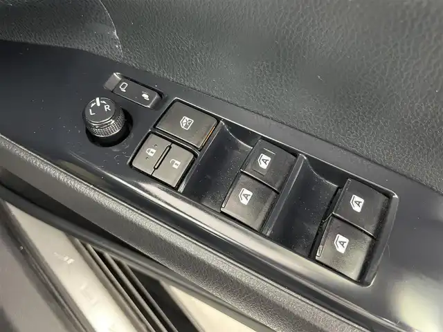 トヨタ カムリ G 富山県 2018(平30)年 4万km アティチュードブラックマイカ ヘッドアップディスプレイ/ドラレコ/純正ナビ（CD DVD bluetooth）/フルセグTV/バックカメラ/前後コーナーセンサー/ビルトインETC/ACC/PCS（プリクラッシュセーフティ）/BSM（ブラインドスポット）/LDA（操舵支援付き）/AHB（オートハイビーム）/LED/フォグ/スマートキー＋プッシュスタート/運転席パワーシート