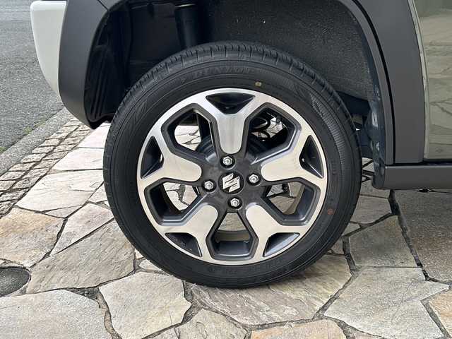 スズキ ハスラー Jスタイル Ⅱ 鹿児島県 2023(令5)年 2万km クールカーキパールメタリック/ソフトベージュメタリック 純正ナビ/・CD/DVD/・FM/AM/・Bluetooth/・USB/・iPod/・Smartphone Link/主要装備/・全方位カメラ/・追従機能付クルコン/・運転席＋助手席シートヒーター/・ＥＴＣ/・コーナーセンサー/・アイドリングストップ/・横滑り防止装置/・衝突被害軽減システム/・レーンキープアシスト/・ＬＥＤヘッドライト