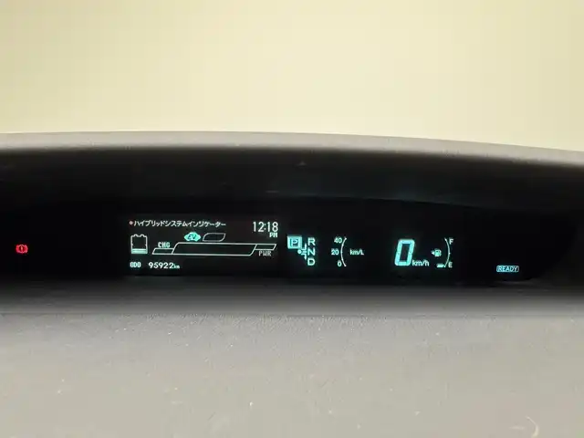 トヨタ プリウス S 兵庫県 2013(平25)年 9.6万km シルバーM 純正ＨＤＤナビ　/Ｂｌｕｅｔｏｏｔｈ／フルセグ/CD/DVD/スマートキー　/プッシュスタート　/ビルトインＥＴＣ　/純正フロアマット　/オートライト　/ＨＩＤヘッドライト　/純正１５インチアルミホイール　/純正フロアマット/横滑り防止装置