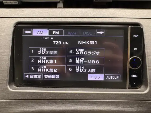 トヨタ プリウス S 兵庫県 2013(平25)年 9.6万km シルバーM 純正ＨＤＤナビ　/Ｂｌｕｅｔｏｏｔｈ／フルセグ/CD/DVD/スマートキー　/プッシュスタート　/ビルトインＥＴＣ　/純正フロアマット　/オートライト　/ＨＩＤヘッドライト　/純正１５インチアルミホイール　/純正フロアマット/横滑り防止装置