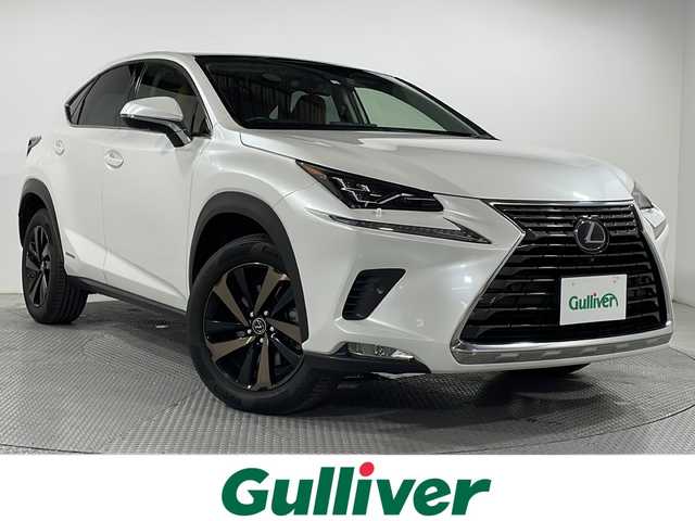 レクサス ＮＸ 300h バージョンL 広島県 2020(令2)年 6.1万km ソニッククォーツ 禁煙車/純正１０．３型ナビ/パノラミックビューモニター/３眼ＬＥＤ/温冷シート/パワーシート/革シート/ブラインドスポットモニター/レーダークルーズコントロール/ホールド機能付電動パーキングブレーキ/ステアリングヒーター/自動防眼ミラー/パドルシフト/オートマチックハイビーム/電動リアゲート/ドラレコ/ETC/MTモード付AT