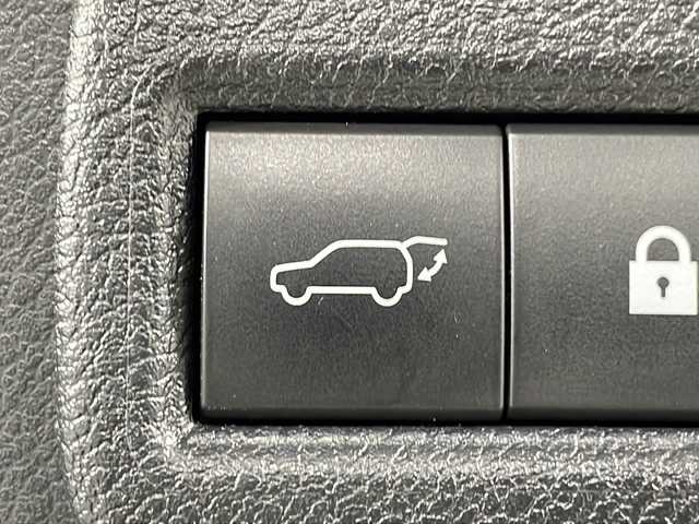 レクサス ＮＸ 300h バージョンL 広島県 2020(令2)年 6.1万km ソニッククォーツ 禁煙車/純正１０．３型ナビ/パノラミックビューモニター/３眼ＬＥＤ/温冷シート/パワーシート/革シート/ブラインドスポットモニター/レーダークルーズコントロール/ホールド機能付電動パーキングブレーキ/ステアリングヒーター/自動防眼ミラー/パドルシフト/オートマチックハイビーム/電動リアゲート/ドラレコ/ETC/MTモード付AT