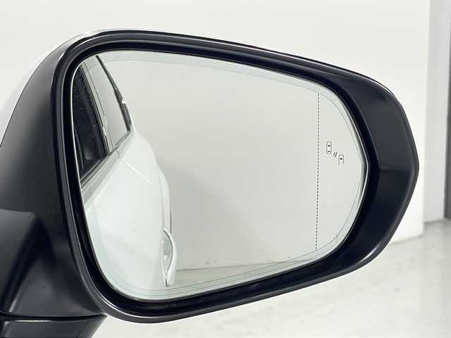 レクサス ＮＸ 300h バージョンL 広島県 2020(令2)年 6.1万km ソニッククォーツ 禁煙車/純正１０．３型ナビ/パノラミックビューモニター/３眼ＬＥＤ/温冷シート/パワーシート/革シート/ブラインドスポットモニター/レーダークルーズコントロール/ホールド機能付電動パーキングブレーキ/ステアリングヒーター/自動防眼ミラー/パドルシフト/オートマチックハイビーム/電動リアゲート/ドラレコ/ETC/MTモード付AT