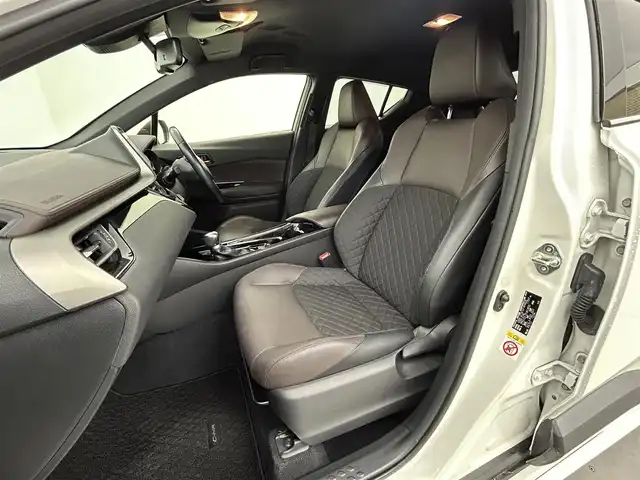 トヨタ Ｃ－ＨＲ G 熊本県 2019(令1)年 6.7万km ホワイトパールクリスタルシャイン 純正ナビ/バックカメラ/ビルトインETC/モデリスタエアロ/トヨタセーフティセンス/・プリクラッシュセーフティ/・レーダークルーズコントロール/・レーンキープアシスト/・オートマチックハイビーム/電動パーキングブレーキ/ブレーキホールド/ブラインドスポットモニター/LEDヘッドライト/ハーフレザーシート/シートヒーター/スペアキー