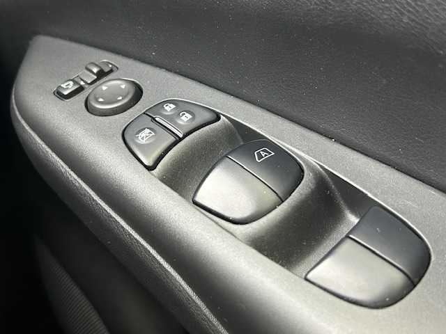 日産 セレナ ハイウェイスター プロパイロットED 宮城県 2016(平28)年 2.8万km ブリリアントホワイトパール 禁煙車/純正7インチナビ：MM316D-W/（TV/ナビ/CD/DVD/Bluetooth/AM/FM/SD/iPod）/両側パワースライドドア/アダプティブクルーズコントロール（ACC）/プロパイロット/パーキングアシスト/エマージェンシーブレーキ/デジタルインナーミラー/アラウンドビューモニター/純正フロアマット/ドライブレコーダー/純正ドアバイザー/ETC