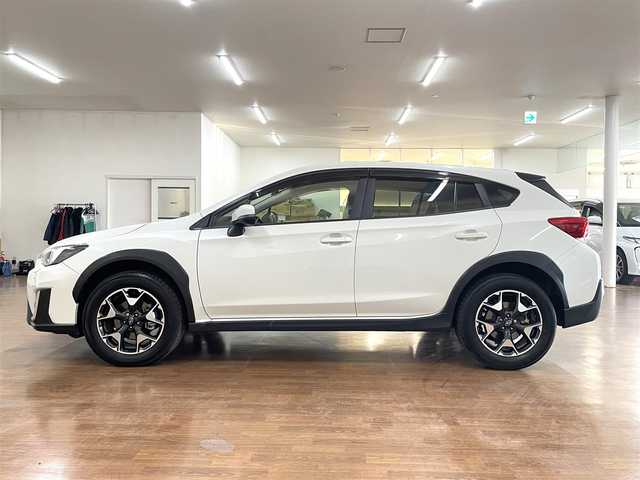 スバル インプレッサ ＸＶ 2．0i－L アイサイト 道央・札幌 2018(平30)年 1.6万km クリスタルホワイトP 4WD/純正8インチSDナビ/フルセグTV/CD/DVD/Bluetooth/MS/SD/バックカメラ/衝突軽減ブレーキ/レーンキープアシスト/横滑り防止/アイドリングストップ/レーダークルーズコントロール/パドルシフト/ステアリングリモコン/ヘッドライトレベライザー/LEDヘッドライト/フォグランプ（前/後）/ブラインドスポットモニター/電動パーキングブレーキ/オートライト/ミラーヒーター/プッシュスタート/スマートキー×2/ETC2.0/保証書/取扱説明書