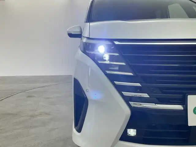 日産 セレナ e－パワー ハイウェイスター V 群馬県 2025(令7)年 0.1万km未満 プリズムホワイト 登録済未使用車　純正１２．３型ナビ　全周囲カメラ　電子ミラー　プロパイロット　ブラインドスポットモニター　前後ドライブレコーダー　置くだけ充電器　両側電動スライドドア　純正ビルトインＥＴＣ２．０　禁煙