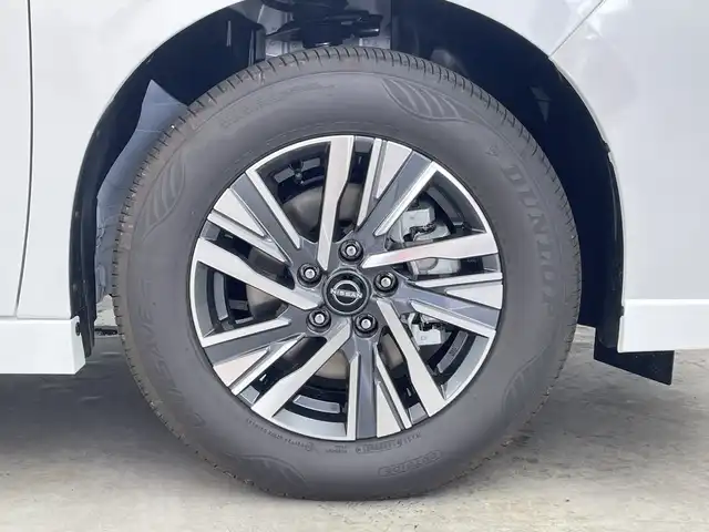 日産 セレナ e－パワー ハイウェイスター V 群馬県 2025(令7)年 0.1万km未満 プリズムホワイト 登録済未使用車　純正１２．３型ナビ　全周囲カメラ　電子ミラー　プロパイロット　ブラインドスポットモニター　前後ドライブレコーダー　置くだけ充電器　両側電動スライドドア　純正ビルトインＥＴＣ２．０　禁煙