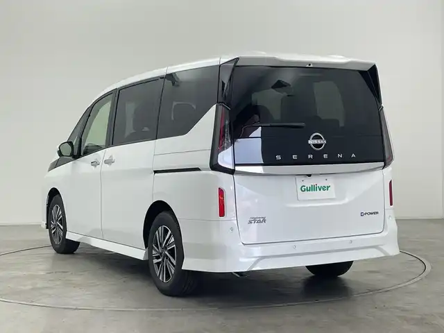 日産 セレナ e－パワー ハイウェイスター V 群馬県 2025(令7)年 0.1万km未満 プリズムホワイト 登録済未使用車　純正１２．３型ナビ　全周囲カメラ　電子ミラー　プロパイロット　ブラインドスポットモニター　前後ドライブレコーダー　置くだけ充電器　両側電動スライドドア　純正ビルトインＥＴＣ２．０　禁煙