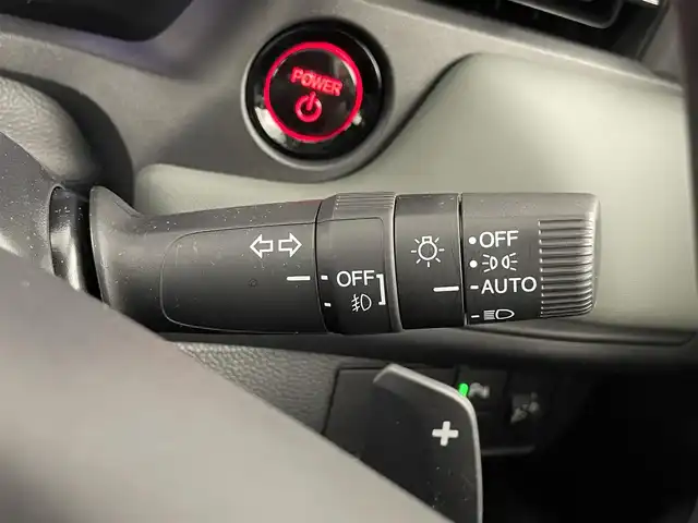 ホンダ ヴェゼル ハイブリッド e:HEV X HuNTパッケージ 埼玉県 2025(令7)年 0.3万km 青 純正ナビ（Bluetooth/CD/DVD/AM/FM）/フルセグTV/バックカメラ/レーダークルーズコントロール/横滑り防止装置/盗難防止装置/ダウンヒルアシストコントロール/衝突軽減システム/LEDヘッドライト/パドルシフト/ETC/ドライブレコーダー/スマートキー