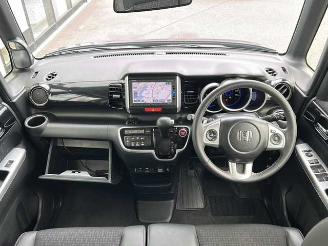 ホンダ Ｎ ＢＯＸ カスタム G ターボ Lパッケージ 山形県 2017(平29)年 6.5万km シャイニンググレーM 4WD/ホンダセーフティセンス/社外SDナビ/（Bluetooth/CD/DVD/ワンセグ)/両側パワースライドドア/ステアリングスイッチ/DN席シートヒーター/ハーフレザー/パドルシフト/ビルトインETC/ドライブレコーダー/純正アルミホイール/純正フロアマット/オートライト/電動格納ミラー/ウィンカーミラー/スマートキー/ドアバイザー