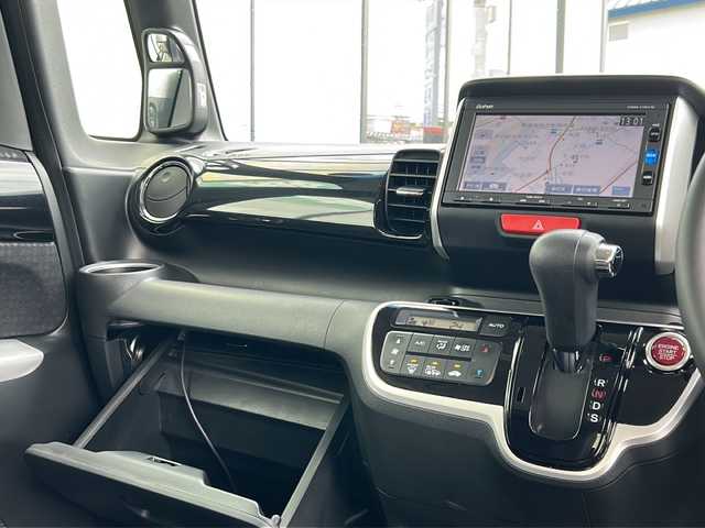 ホンダ Ｎ ＢＯＸ カスタム G ターボ Lパッケージ 山形県 2017(平29)年 6.5万km シャイニンググレーM 4WD/ホンダセーフティセンス/社外SDナビ/（Bluetooth/CD/DVD/ワンセグ)/両側パワースライドドア/ステアリングスイッチ/DN席シートヒーター/ハーフレザー/パドルシフト/ビルトインETC/ドライブレコーダー/純正アルミホイール/純正フロアマット/オートライト/電動格納ミラー/ウィンカーミラー/スマートキー/ドアバイザー