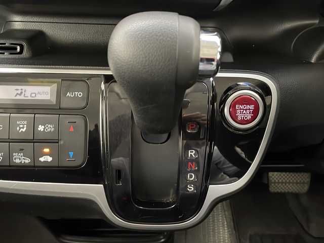 ホンダ Ｎ ＢＯＸ カスタム ターボ SSパッケージ 長野県 2016(平28)年 5.9万km プレミアムホワイトパールⅡ 4WD/ターボ/純正ナビ　VXM-165VPi/(フルセグ/Bluetooth/CD/DVD）/バックカメラ/両側電動スライドドア/ビルトインETC/前席シートヒーター/前方ドラレコ/ハーフレザーシート/CTBA/クルーズコントロール/キセノンヘッドライト/オートライト/フォグライト/ステアリングスイッチ/パドルシフト/2列目サンシェード/後席ドリンクホルダー/スマートキー