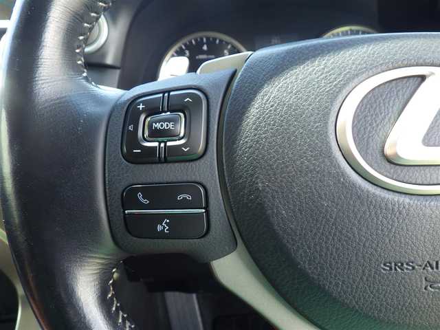 レクサス ＮＸ 200t Iパッケージ 千葉県 2015(平27)年 7.4万km ソニッククォーツ Lexus Safety System+/・プリクラッシュセーフティ/・レーンディパーチャーアラート/・オートハイビーム/・レーダークルーズコントロール/アイドリングストップ/レザーシート/前席パワーシート/シートヒーター/純正SDナビ/地デジTV/【DVD/CD再生機能　Bluetooth接続】/サイド/バックカメラ/革巻きステアリング/ステアリングヒーター/ステアリングスイッチ/ETC/3眼LEDヘッドライト/LEDフォグライト/ウインカーミラー/純正17インチアルミホイル/サイド/カーテンエアバッグ/スマートキー