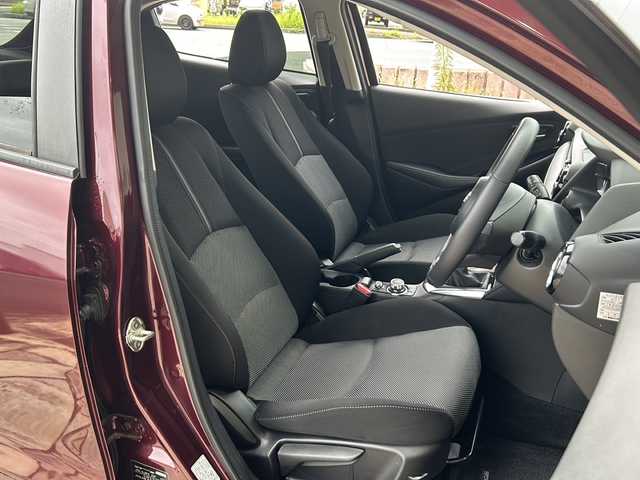 マツダ デミオ 13S ツーリング 静岡県 2018(平30)年 3.9万km ディープクリムゾンマイカ シティーブレーキサポート/・レーンキープアシスト/・ロードサインアシスト/・ブラインドスポットモニター/・ドライバーアテンションアラート/純正メーカーナビ/・フルセグTV/・CD/DVD/Bluetooth/ラジオ/主要装備/・全方位カメラ/・ステアリングスイッチ/・アイドリングストップ/・オートライト/・プッシュスタート/・スマートキー/・シートヒーター