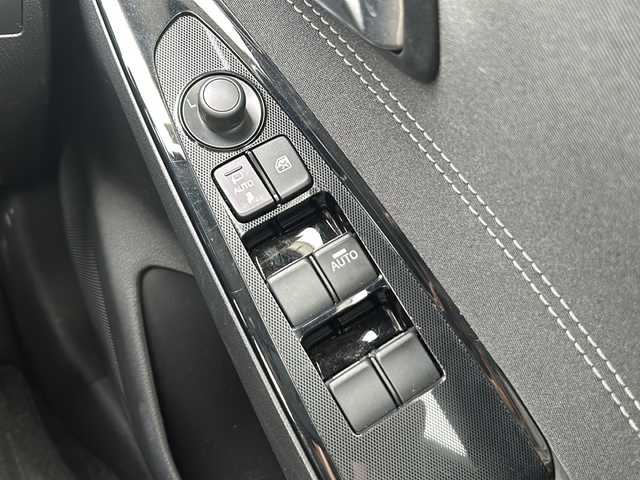 マツダ デミオ 13S ツーリング 静岡県 2018(平30)年 3.9万km ディープクリムゾンマイカ シティーブレーキサポート/・レーンキープアシスト/・ロードサインアシスト/・ブラインドスポットモニター/・ドライバーアテンションアラート/純正メーカーナビ/・フルセグTV/・CD/DVD/Bluetooth/ラジオ/主要装備/・全方位カメラ/・ステアリングスイッチ/・アイドリングストップ/・オートライト/・プッシュスタート/・スマートキー/・シートヒーター