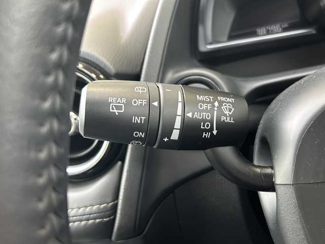 マツダ デミオ 13S ツーリング 静岡県 2018(平30)年 3.9万km ディープクリムゾンマイカ シティーブレーキサポート/・レーンキープアシスト/・ロードサインアシスト/・ブラインドスポットモニター/・ドライバーアテンションアラート/純正メーカーナビ/・フルセグTV/・CD/DVD/Bluetooth/ラジオ/主要装備/・全方位カメラ/・ステアリングスイッチ/・アイドリングストップ/・オートライト/・プッシュスタート/・スマートキー/・シートヒーター