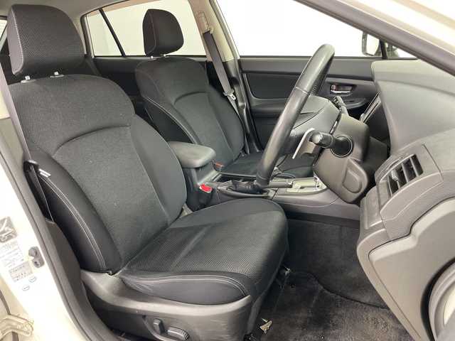 スバル インプレッサ ＸＶ 2．0i－L アイサイト 道央・札幌 2013(平25)年 8.4万km サテンホワイトパール ・ワンオーナー/・4WD/・社外ナビ&TV&CD&DVD&BT/・バックカメラ/・アイサイトVer2/・クルーズコントロール/・運転席パワーシート/・ETC/・HIDヘッドライト/・オートライト/・社外AW付スタッドレス積込