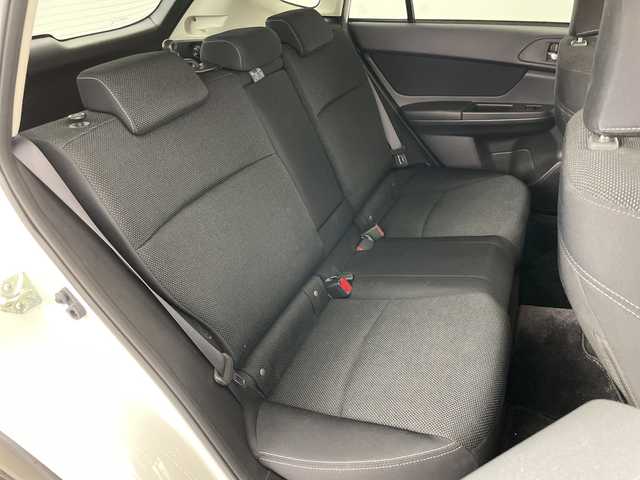 スバル インプレッサ ＸＶ 2．0i－L アイサイト 道央・札幌 2013(平25)年 8.4万km サテンホワイトパール ・ワンオーナー/・4WD/・社外ナビ&TV&CD&DVD&BT/・バックカメラ/・アイサイトVer2/・クルーズコントロール/・運転席パワーシート/・ETC/・HIDヘッドライト/・オートライト/・社外AW付スタッドレス積込