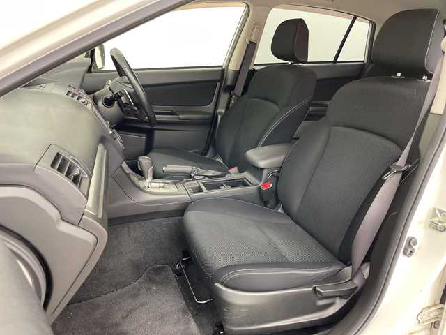 スバル インプレッサ ＸＶ 2．0i－L アイサイト 道央・札幌 2013(平25)年 8.4万km サテンホワイトパール ・ワンオーナー/・4WD/・社外ナビ&TV&CD&DVD&BT/・バックカメラ/・アイサイトVer2/・クルーズコントロール/・運転席パワーシート/・ETC/・HIDヘッドライト/・オートライト/・社外AW付スタッドレス積込