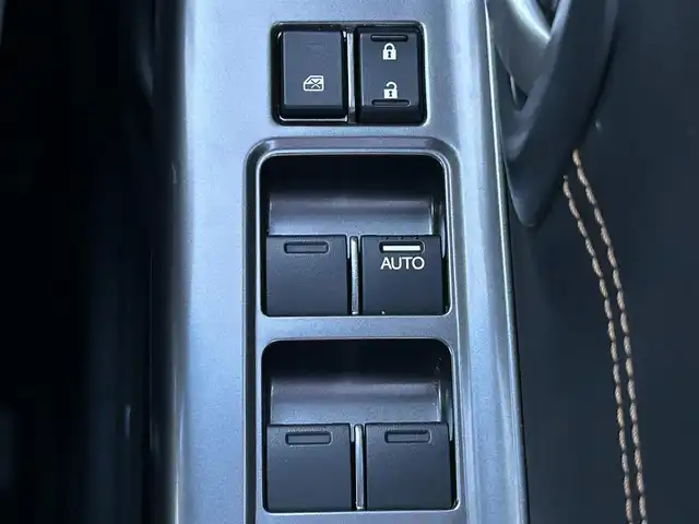 ホンダ フリード クロスター 兵庫県 2023(令5)年 1.7万km フィヨルドミストパール 純正9インチナビ/両側電動スライドドア/バックカメラ/Bluetooth/前席シートヒーター/前後ドライブレコーダー/ハーフレザーシート/ビルトインETC/LEDヘッドライト/スペアキー/追従クルーズコントロール/純正フロアマット/フルセグTV/ウォークスルー