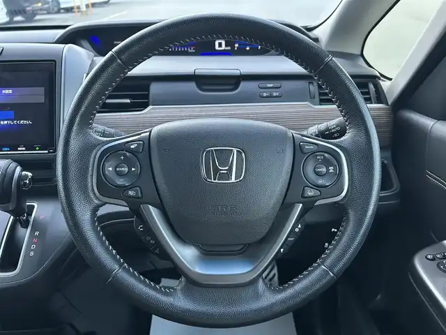 ホンダ フリード クロスター 兵庫県 2023(令5)年 1.7万km フィヨルドミストパール 純正9インチナビ/両側電動スライドドア/バックカメラ/Bluetooth/前席シートヒーター/前後ドライブレコーダー/ハーフレザーシート/ビルトインETC/LEDヘッドライト/スペアキー/追従クルーズコントロール/純正フロアマット/フルセグTV/ウォークスルー