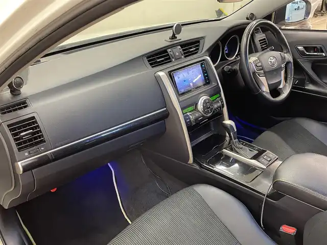 トヨタ マークＸ 250G Four イエロー 道央・札幌 2015(平27)年 16.7万km ホワイトパールクリスタルシャイン ・4WD/・社外SDナビ/CD・DVD・BT・USB/・フルセグTV/・車外カメラ（バック・フロント）/・ミュージックサーバー/・ミュージックプレイヤー接続/・社外AW付冬タイヤ積み込み/・寒冷地仕様/・ビルトインＥＴＣ/・クルーズコントロール/・パワーシート（D/N席）/・純正フロアマット/・カーテンエアバッグ/・ドライブレコーダー/・電動格納ミラー/・カーテシランプ/・フォグランプ/・スマートキー/・エンジンスタートボタン